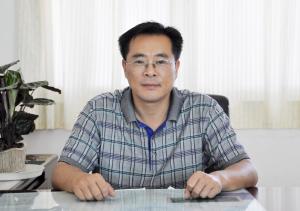 金陵中专副校长 高华成