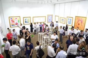 梅纳什·卡迪什曼先生的羊系列作品展