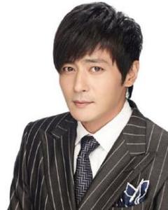 张东健(,1972年3月7日-),出生于韩国首尔,韩国男演员.