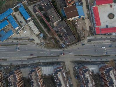 钉子户霸占道路