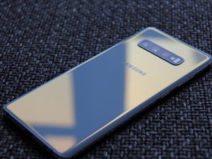 三星Galaxy S10