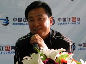 男高音歌唱家聂建华
