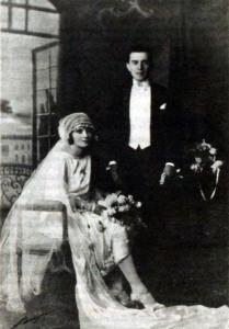 1926年，冈萨雷斯·魏地拉和罗莎·马克曼结婚
