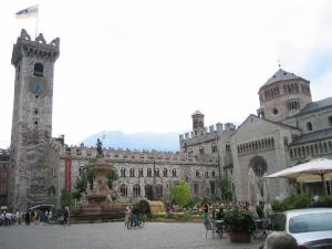 特伦托主教堂广场 Piazza Duomo