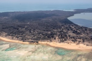 1·15汤加洪阿哈阿帕伊岛海底火山喷发