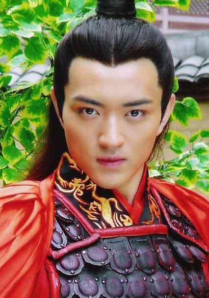 刘据(赵熠洋 饰)  配音:沈磊 刘彻与卫子夫的儿子,有着与父亲同样的