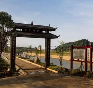 梅林桥镇2002年辖38个村,545个村民小组;有14796户49732人;辖区面积