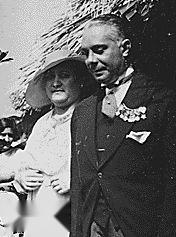 特鲁希略和妻子比恩贝妮达（1934年）