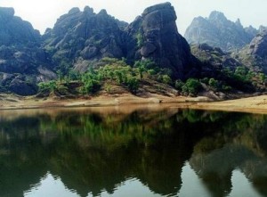 嵖岈山景区