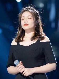 玛迪娜演唱《Hello》