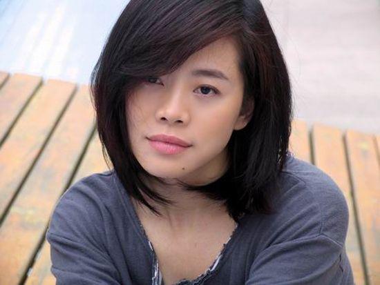 王柠服装植入合作,低价合作艺人价表,2020明星翻包软植入