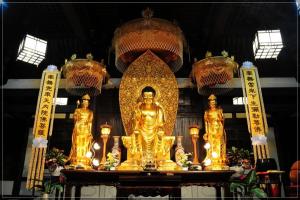 元音古寺弥勒三圣像