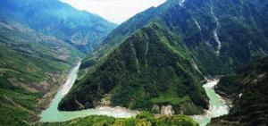 雅鲁藏布大峡谷