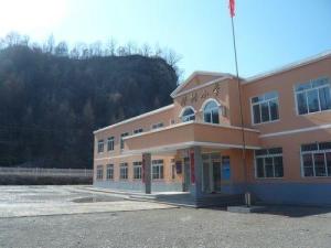 通化市二道江乡桦树小学校