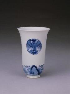 故宫藏清康熙仿成化款青花团凤杯