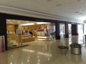品牌时装店