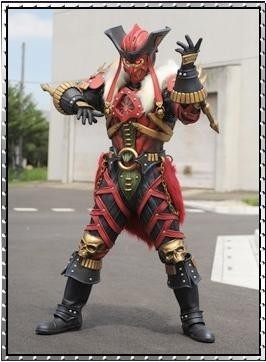 巴斯克·达·朱罗基亚细贝圭饰演皮套演员:浅井宏辅前赤红海贼团吃北