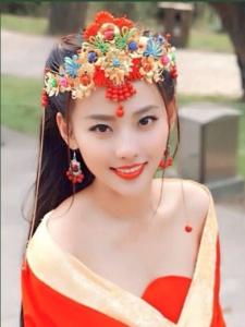 张嘉倪