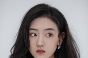 潘玥同