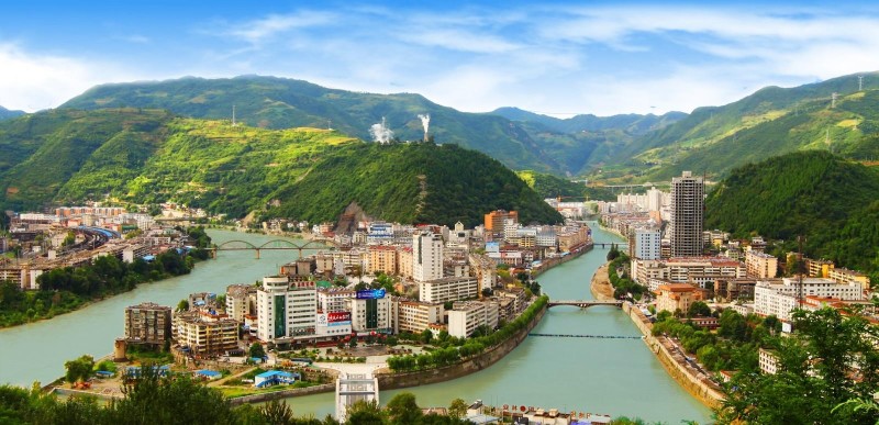 略阳县城全景