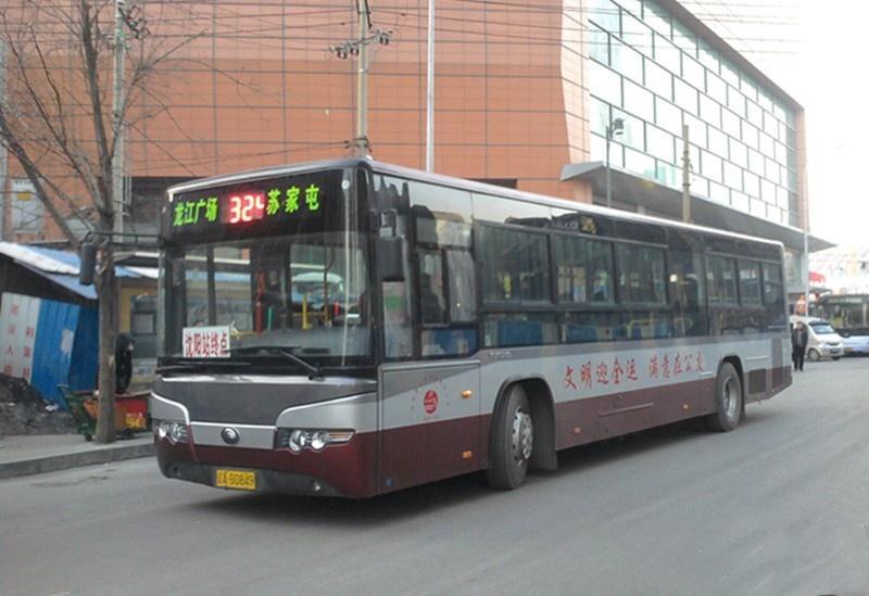 沈阳公交324路新增ZK6118HGH型客车