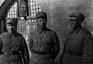 延安整风时刘伯承与聂荣臻、蔡树藩（右起）