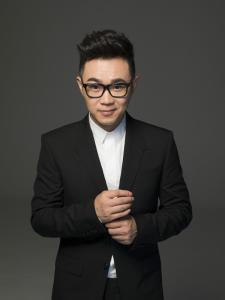 主持人：董成鹏