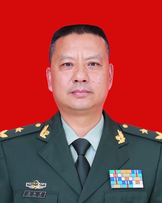 中国十大武警忠诚卫士之一,现任武警西藏总队副司令员,[1]少将警衔