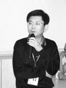 李来群