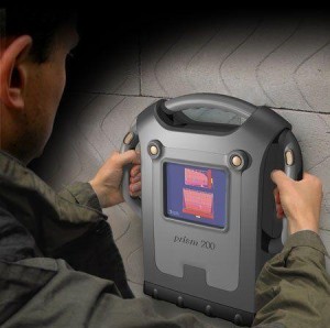 穿墙透视器是一种背包式机器,能够让人们看透墙壁之外的事物.