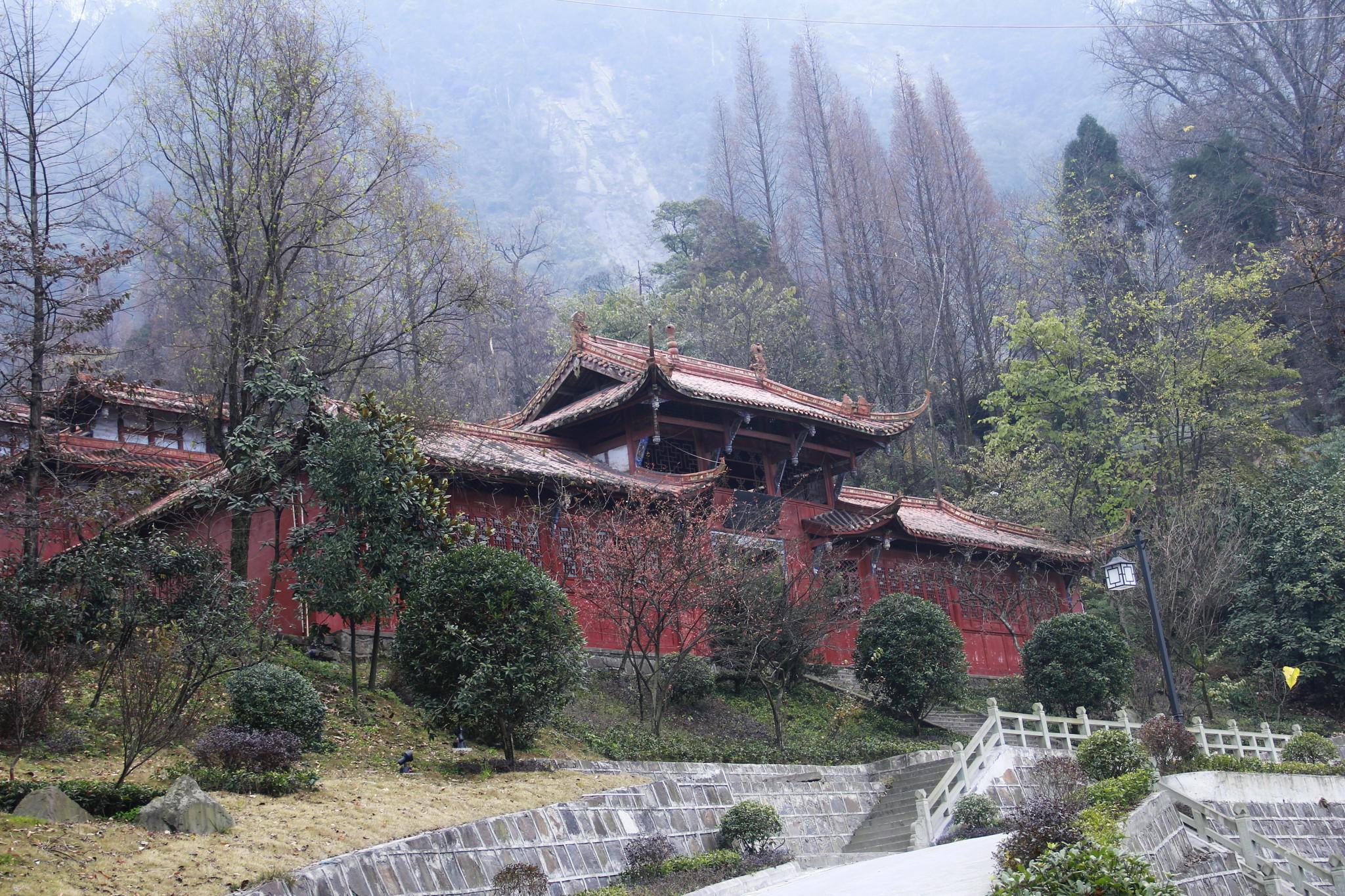 都江堰灵岩山景区