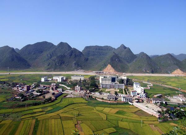 八宝镇,位于湖北松滋市东北部,是中国湖北省荆州市松滋市下辖的一个