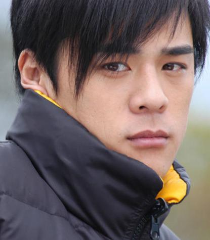 陆政廷(窦智孔 饰)