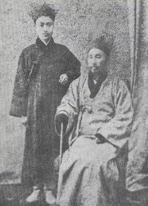 1882年尹致昊与其父尹雄烈在日本的合影