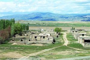 窝依莫克镇村落