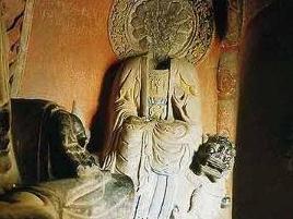 石窟内 雕像