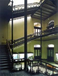 两层楼梯 两层楼梯