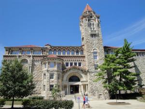 自然历史博物馆：Dyche Hall