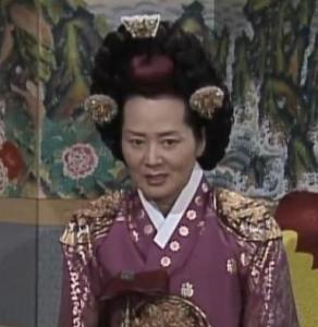 《张禧嫔》中，明圣王后