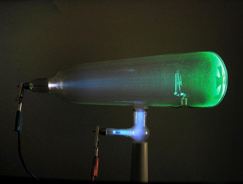 克鲁克斯管实验可以显示出电子的粒子性质