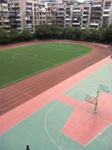 学校内200米塑胶跑道