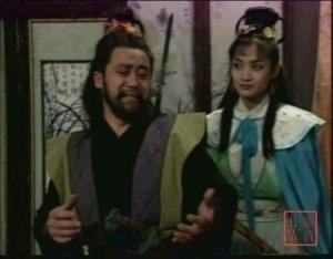 房书安（左）