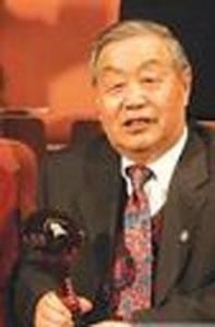 丁鸣获得第六届中国音乐金钟奖终身成就奖