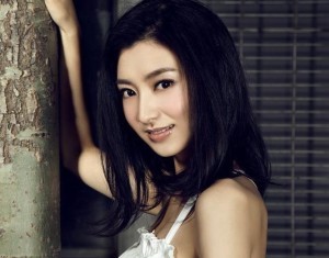斓曦