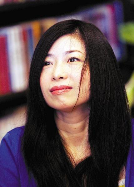 历史版本 张小娴,香港文坛的爱情天后,华文出版界最畅销的女作家之一