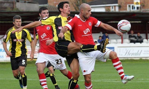 0 kg 场上位置 后卫  现效力球队 黑池 球衣号码 2 号 职业生涯