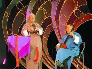 南阳三弦书演奏