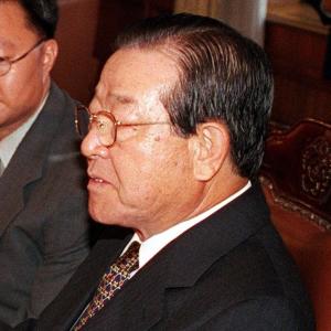 金钟泌