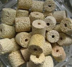 布满细孔的玻璃环