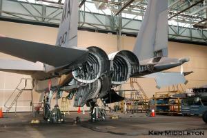 F-15结构不惜工本，制造难度非常高